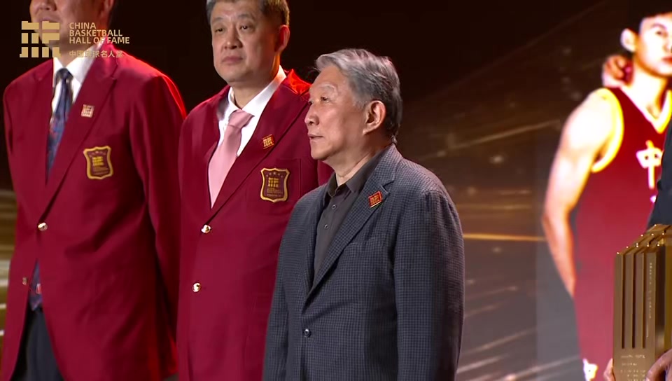 开云-宫鲁鸣：96一代的成绩要感谢老一辈 希望我们继续为中国篮球添砖